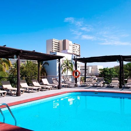 ホテル Costa Club Punta Arena - Desayuno Buffet Incluido プエルトバラータ エクステリア 写真