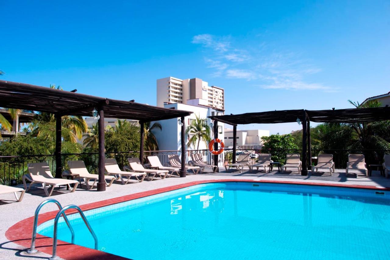 ホテル Costa Club Punta Arena - Desayuno Buffet Incluido プエルトバラータ エクステリア 写真